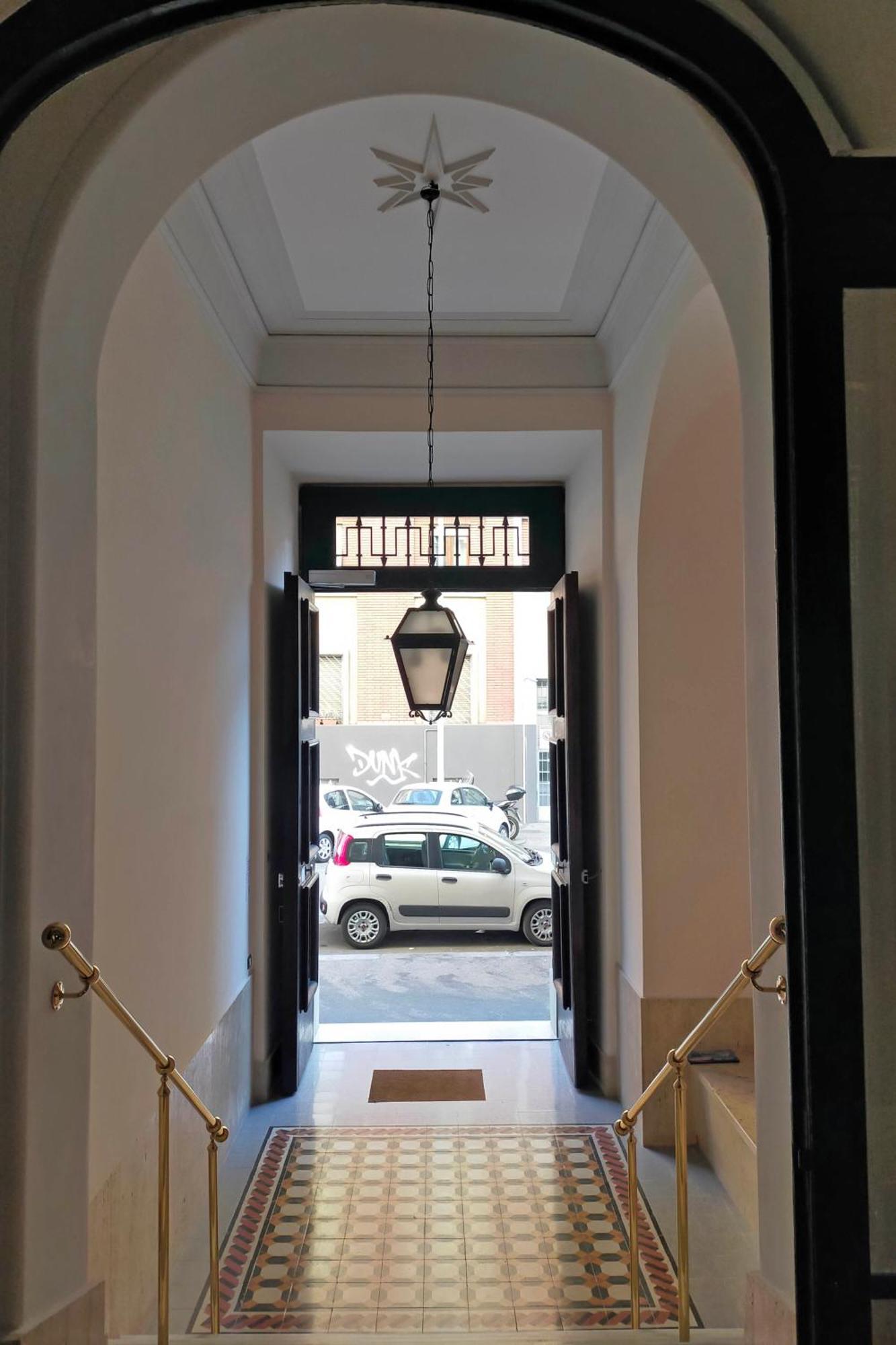 Appartement Casa Giuliana -3br 2bath Flat, 116 M2 On One Level, 2nd Floor With Lift, High Comfort, Quite, Chic, Doorman, 600 Meters From Vatican Museums And Ottaviano Metro, Plenty Of District Facilities, Welcome Drinks & Local Guide, 24 Hour 4 Language Su *