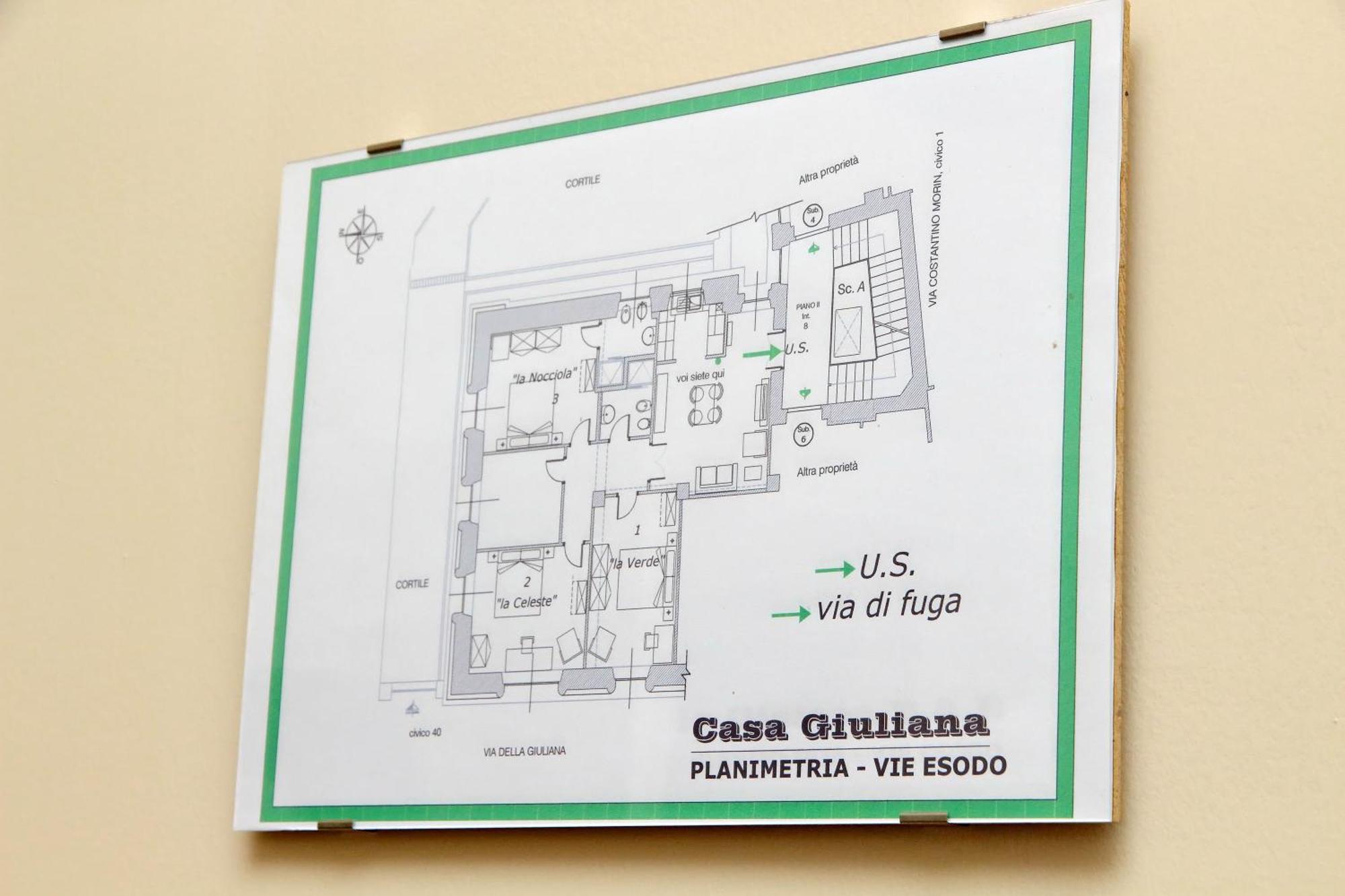 Casa Giuliana -3br 2bath Flat, 116 M2 On One Level, 2nd Floor With Lift, High Comfort, Quite, Chic, Doorman, 600 Meters From Vatican Museums And Ottaviano Metro, Plenty Of District Facilities, Welcome Drinks & Local Guide, 24 Hour 4 Language Su Appartement